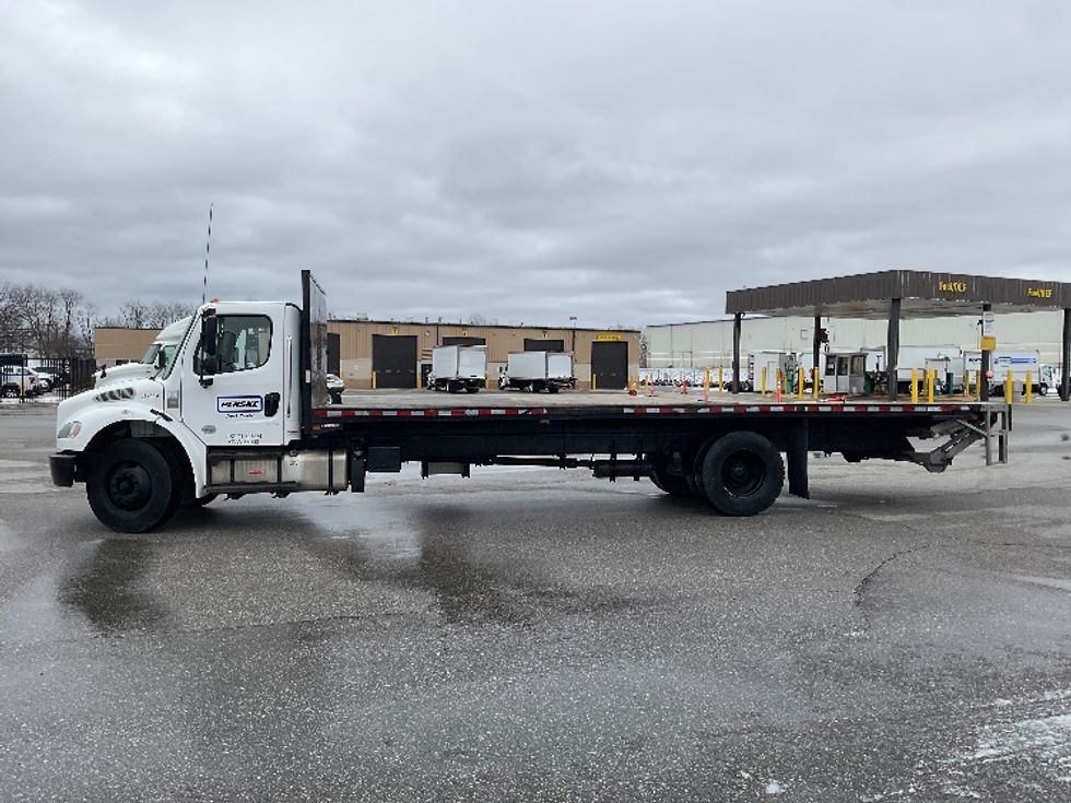Flatbed Truck-Light and Medium Duty Trucks-Freightliner-2019-M2-Kalamazoo-MI-78,739\n\t\tmiles-$ 56,750 - Image 4