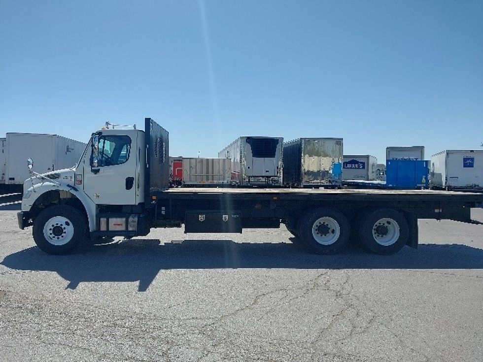 Flatbed Truck-Light and Medium Duty Trucks-Freightliner-2019-M2-Kansas City-MO-260,511\n\t\tmiles-$ 52,750 - Image 4