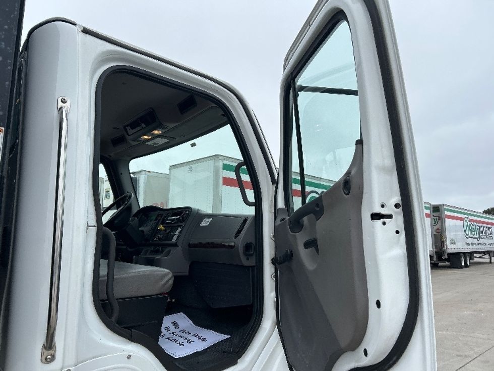 Flatbed Truck-Light and Medium Duty Trucks-Freightliner-2019-M2-Kansas City-MO-76,177\n\t\tmiles-$ 47,750 - Image 20