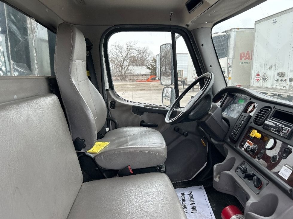 Flatbed Truck-Light and Medium Duty Trucks-Freightliner-2019-M2-Kansas City-MO-76,177\n\t\tmiles-$ 47,750 - Image 22