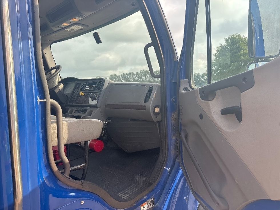 Flatbed Truck-Light and Medium Duty Trucks-Freightliner-2019-M2-Katy-TX-215,889\n\t\tmiles-$ 54,500 - Image 16