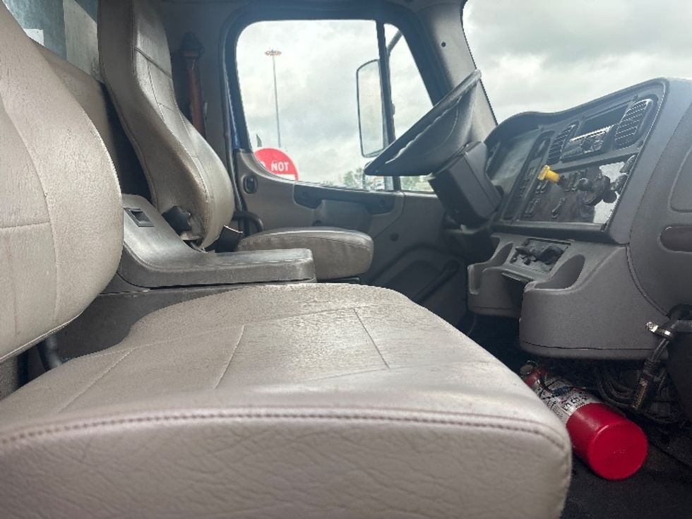 Flatbed Truck-Light and Medium Duty Trucks-Freightliner-2019-M2-Katy-TX-215,889\n\t\tmiles-$ 54,500 - Image 18