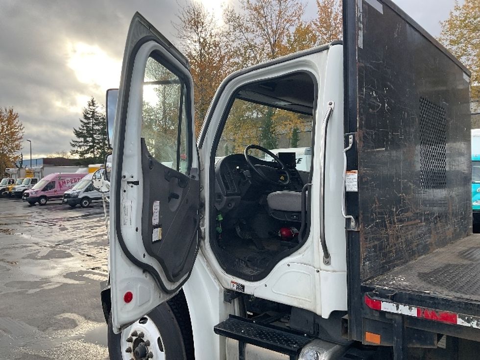 Flatbed Truck-Light and Medium Duty Trucks-Freightliner-2019-M2-Kent-WA-127,100\n\t\tmiles-$ 71,500 - Image 16