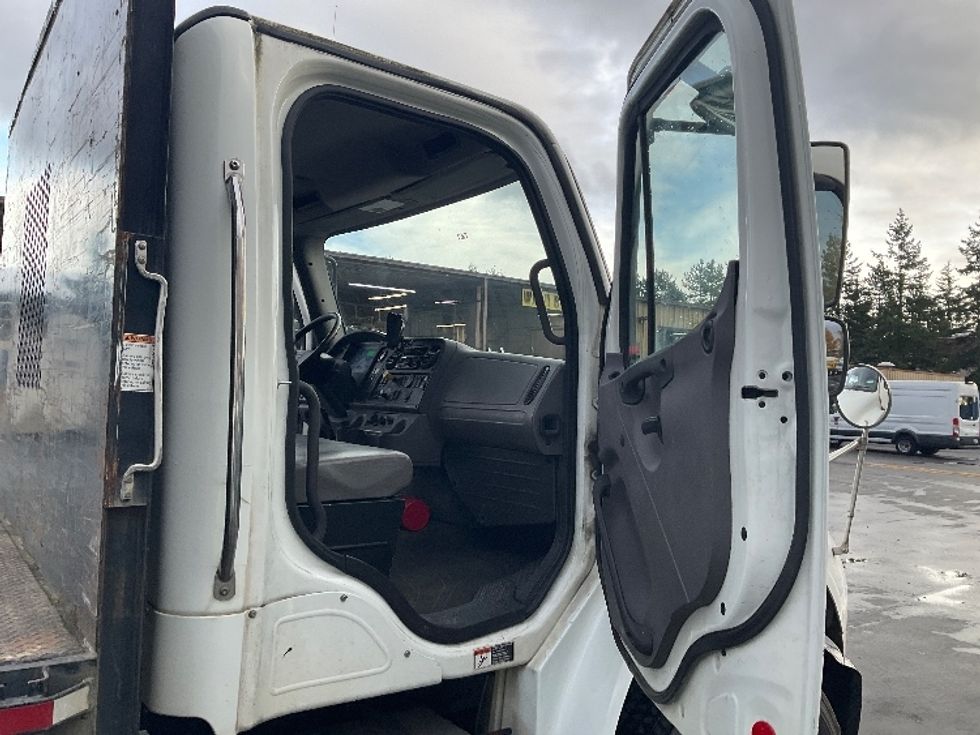 Flatbed Truck-Light and Medium Duty Trucks-Freightliner-2019-M2-Kent-WA-127,100\n\t\tmiles-$ 71,500 - Image 19