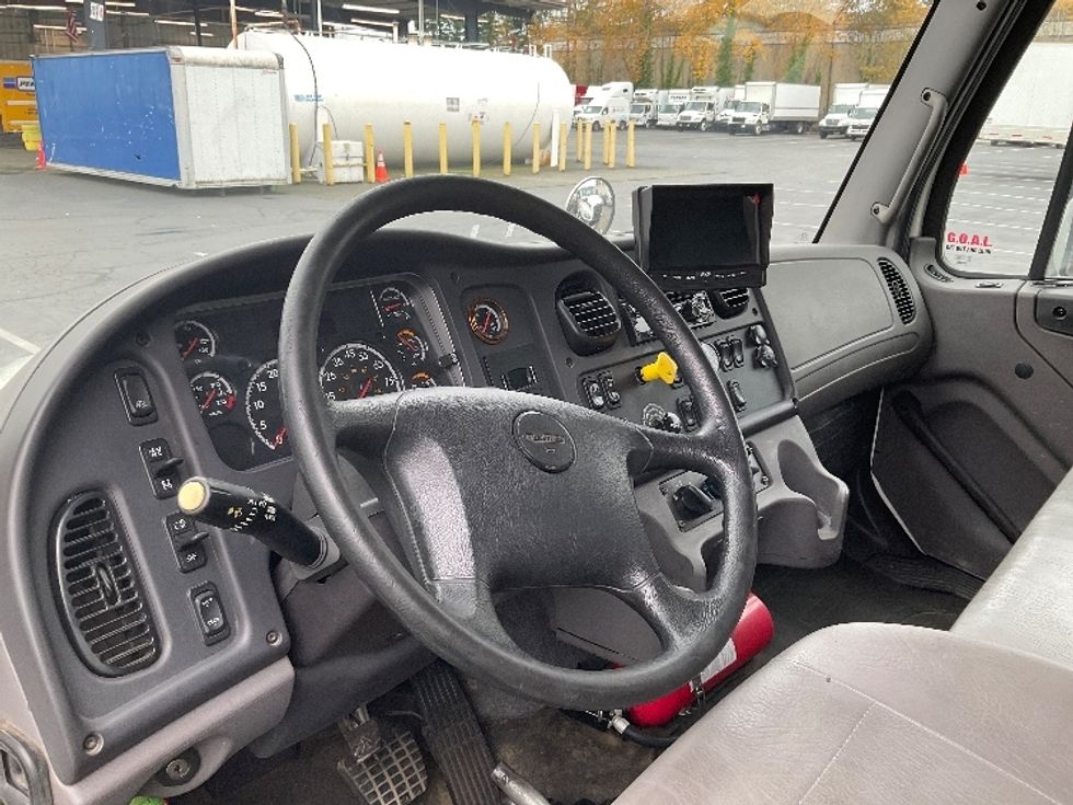 Flatbed Truck-Light and Medium Duty Trucks-Freightliner-2019-M2-Kent-WA-127,100\n\t\tmiles-$ 71,500 - Image 24