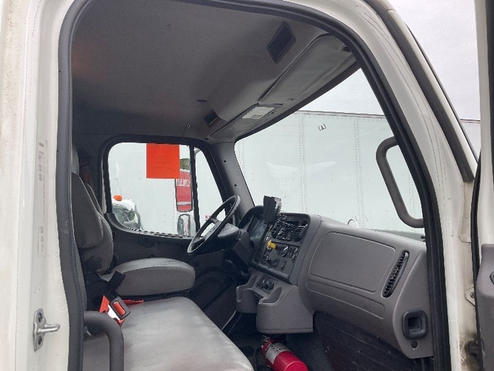 Flatbed Truck-Light and Medium Duty Trucks-Freightliner-2019-M2-Kent-WA-127,100\n\t\tmiles-$ 71,500 - Image 25
