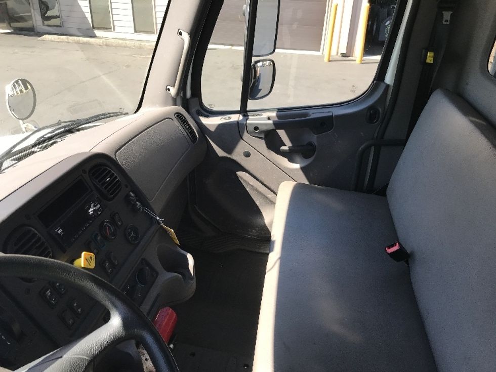 Flatbed Truck-Light and Medium Duty Trucks-Freightliner-2019-M2-Kent-WA-160,820\n\t\tmiles-$ 49,750 - Image 18