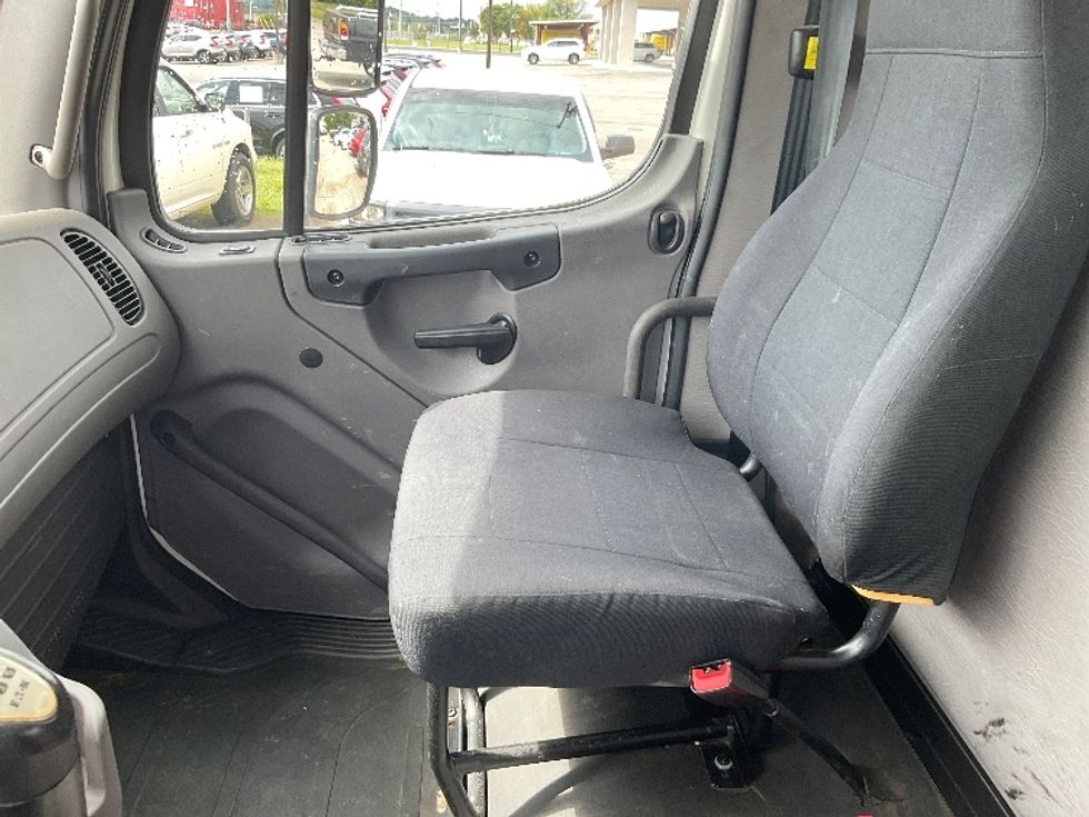 Flatbed Truck-Light and Medium Duty Trucks-Freightliner-2019-M2-Knoxville-TN-236,001\n\t\tmiles-$ 53,500 - Image 16