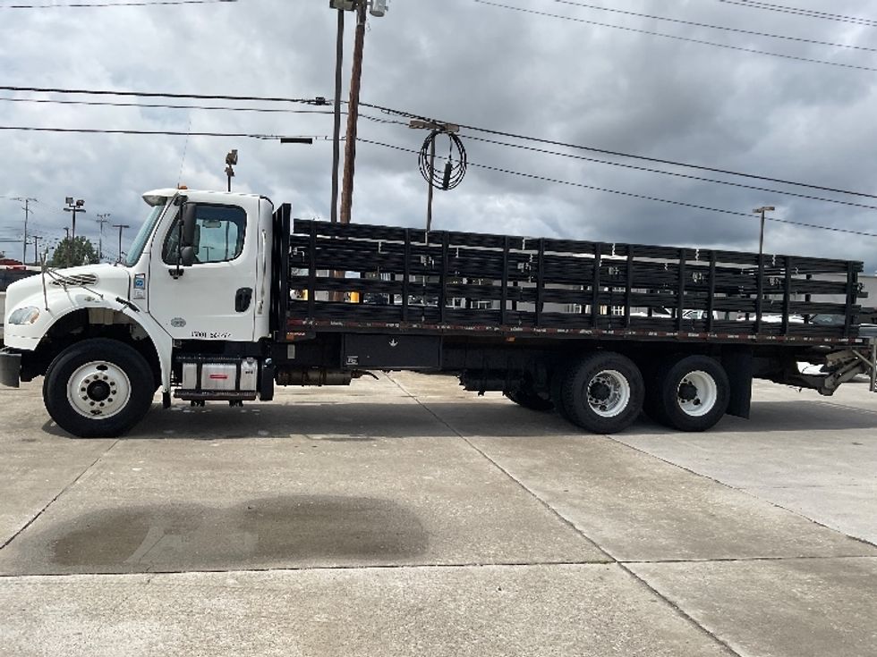 Flatbed Truck-Light and Medium Duty Trucks-Freightliner-2019-M2-Knoxville-TN-236,001\n\t\tmiles-$ 53,500 - Image 4