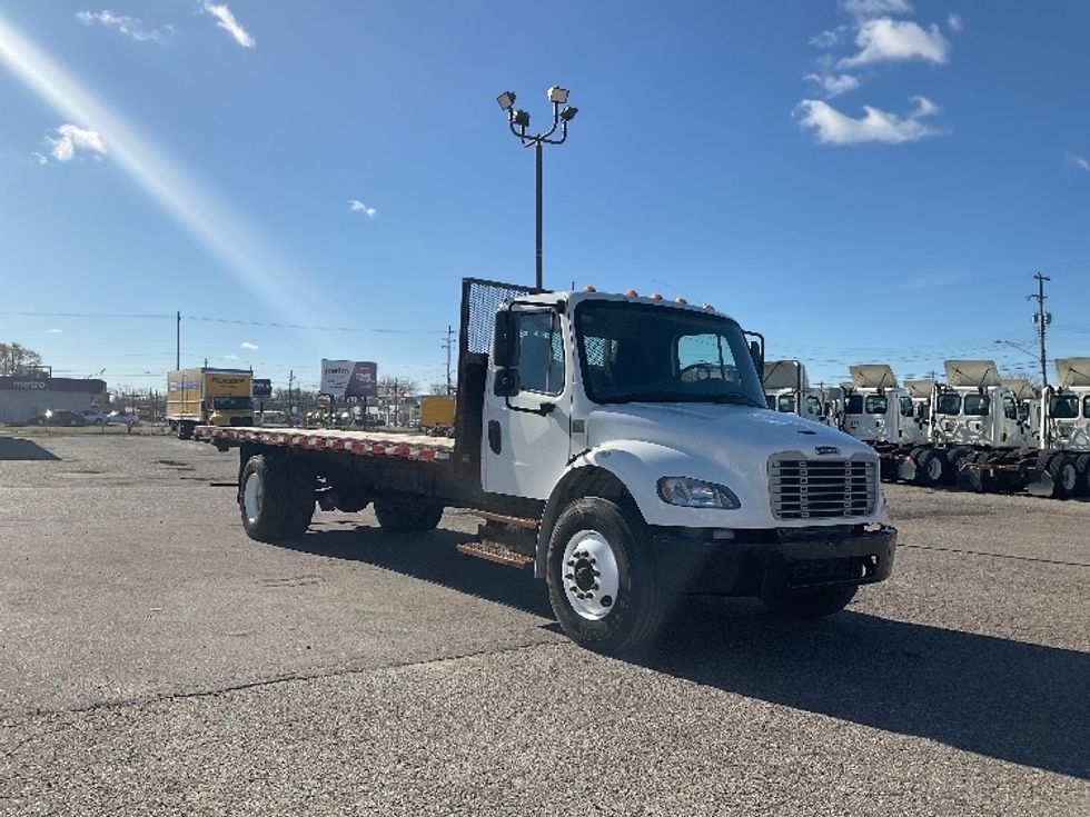 Flatbed Truck-Light and Medium Duty Trucks-Freightliner-2019-M2-Lansing-MI-158,805\n\t\tmiles-$ 46,000 - Image 1