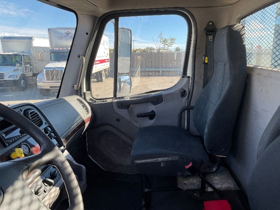 Flatbed Truck-Light and Medium Duty Trucks-Freightliner-2019-M2-Lansing-MI-158,805\n\t\tmiles-$ 46,000 - Image 14