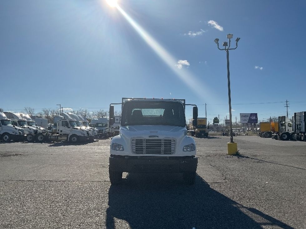 Flatbed Truck-Light and Medium Duty Trucks-Freightliner-2019-M2-Lansing-MI-158,805\n\t\tmiles-$ 46,000 - Image 2