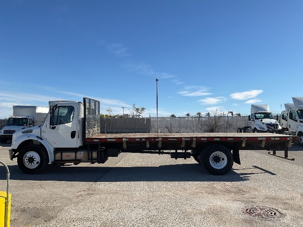 2019 Freightliner M2 106 Medium Duty photo 2