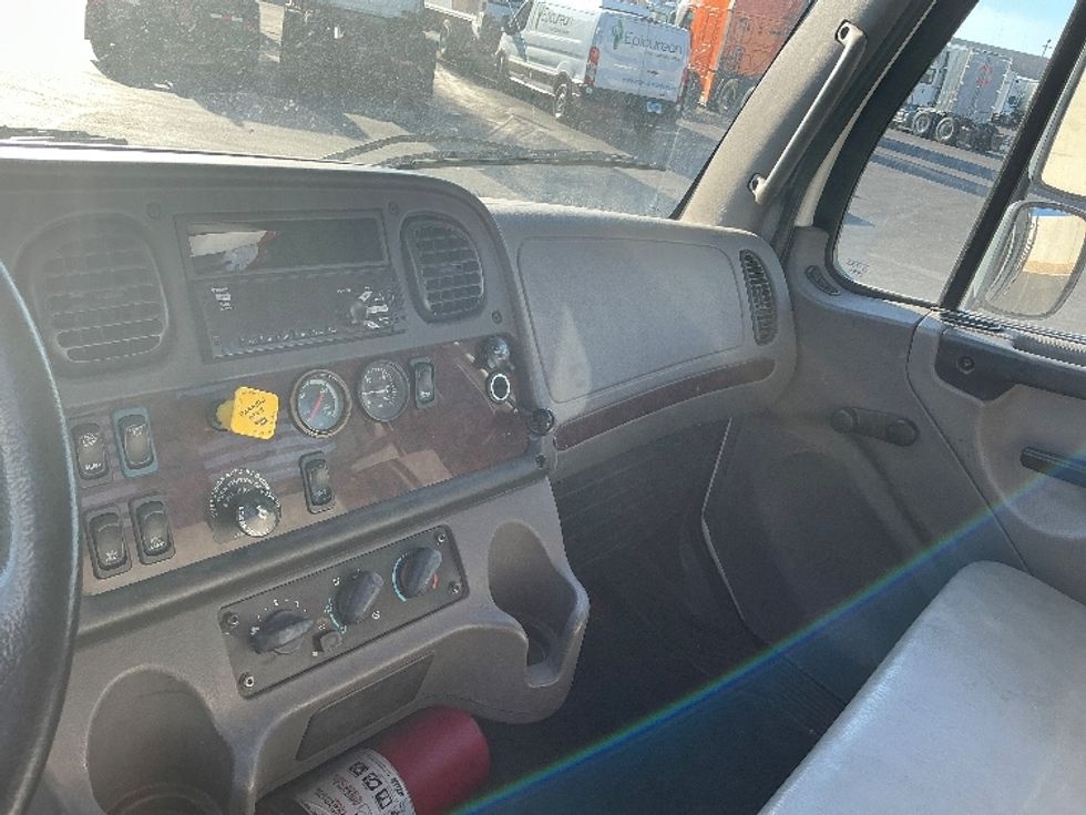 Flatbed Truck-Light and Medium Duty Trucks-Freightliner-2019-M2-Las Vegas-NV-110,185\n\t\tmiles-$ 55,000 - Image 21