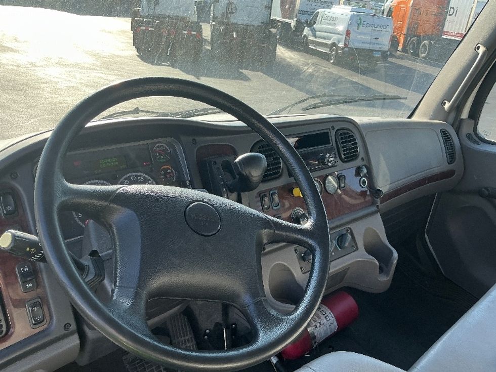 Flatbed Truck-Light and Medium Duty Trucks-Freightliner-2019-M2-Las Vegas-NV-110,185\n\t\tmiles-$ 55,000 - Image 22