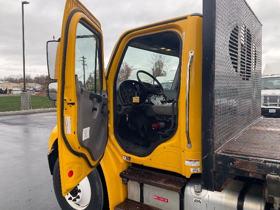 Flatbed Truck-Light and Medium Duty Trucks-Freightliner-2019-M2-Louisville-KY-125,277\n\t\tmiles-$ 62,250 - Image 12