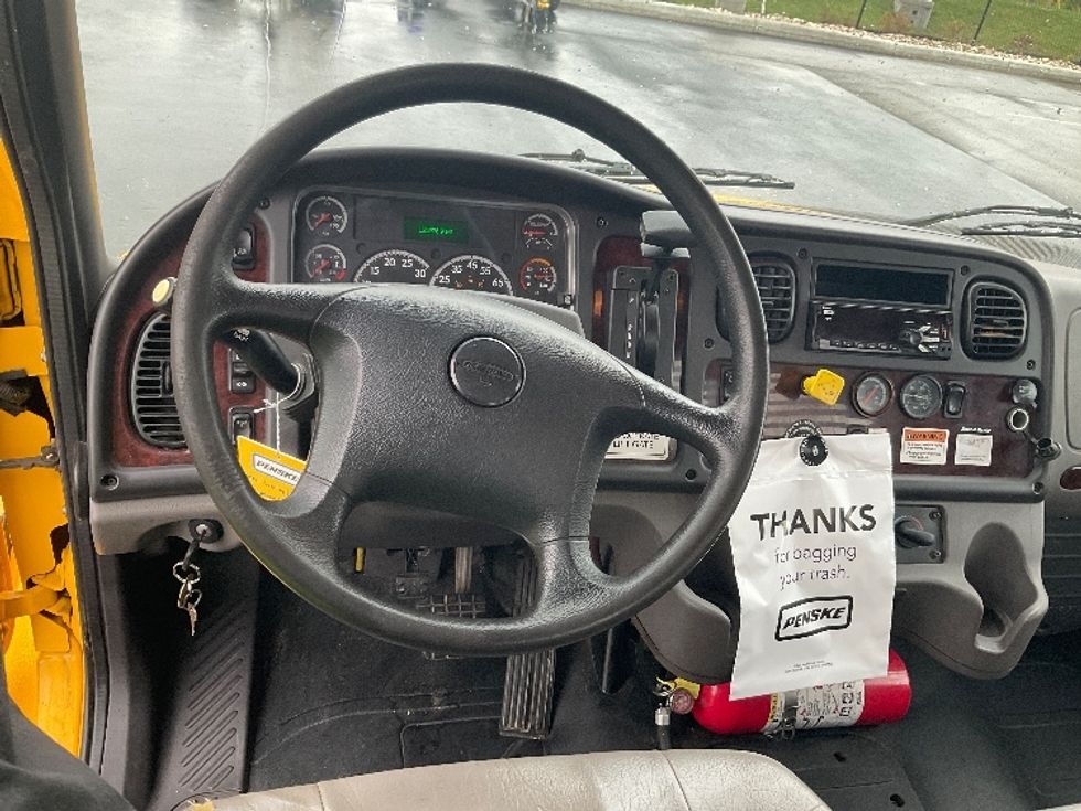 Flatbed Truck-Light and Medium Duty Trucks-Freightliner-2019-M2-Louisville-KY-125,277\n\t\tmiles-$ 62,250 - Image 14