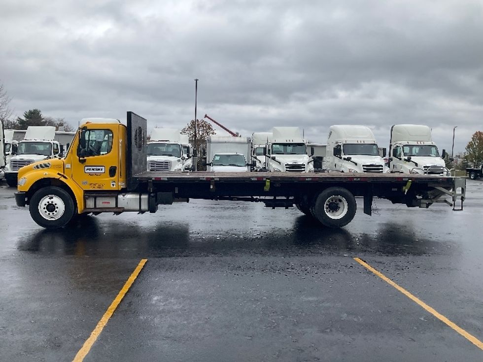 Flatbed Truck-Light and Medium Duty Trucks-Freightliner-2019-M2-Louisville-KY-125,277\n\t\tmiles-$ 62,250 - Image 4