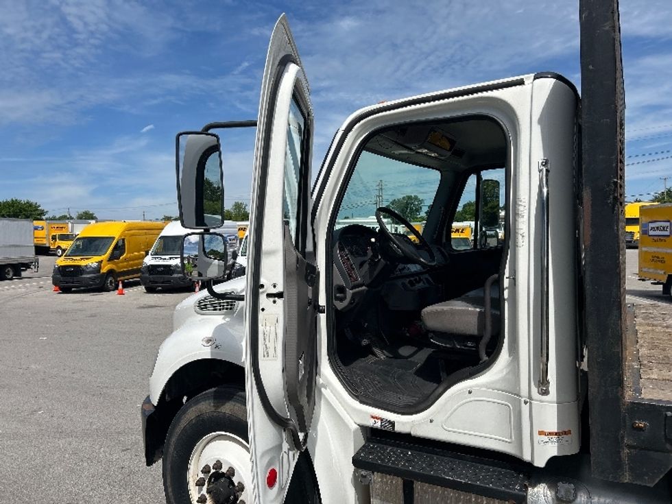 Flatbed Truck-Light and Medium Duty Trucks-Freightliner-2019-M2-Louisville-KY-137,579\n\t\tmiles-$ 58,750 - Image 13