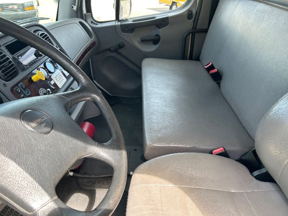 Flatbed Truck-Light and Medium Duty Trucks-Freightliner-2019-M2-Louisville-KY-137,579\n\t\tmiles-$ 58,750 - Image 16