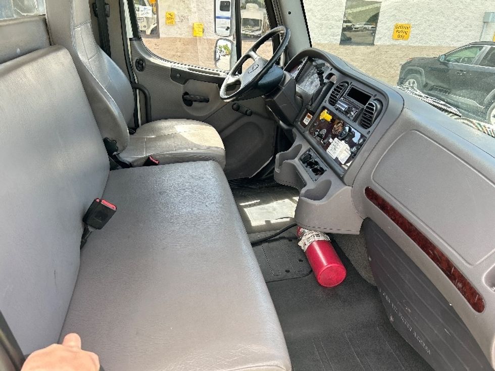 Flatbed Truck-Light and Medium Duty Trucks-Freightliner-2019-M2-Louisville-KY-137,579\n\t\tmiles-$ 58,750 - Image 19