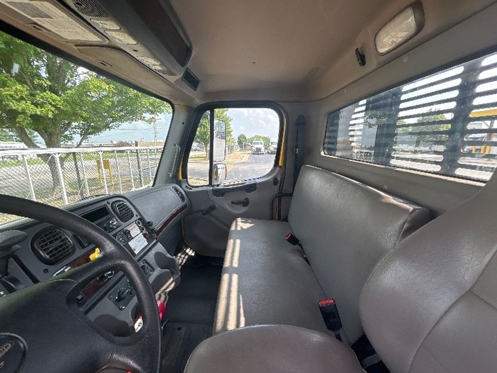 Flatbed Truck-Light and Medium Duty Trucks-Freightliner-2019-M2-Lowell-AR-102,277\n\t\tmiles-$ 52,500 - Image 15