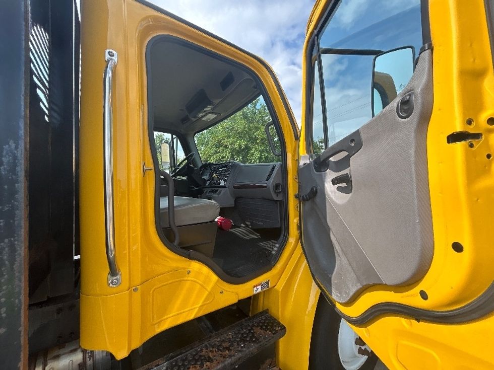 Flatbed Truck-Light and Medium Duty Trucks-Freightliner-2019-M2-Lowell-AR-102,277\n\t\tmiles-$ 52,500 - Image 16