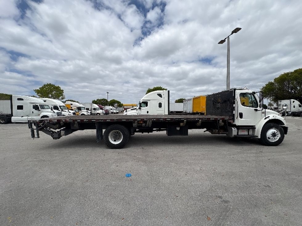 Flatbed Truck-Light and Medium Duty Trucks-Freightliner-2019-M2-Medley-FL-182,782\n\t\tmiles-$ 49,500 - Image 13