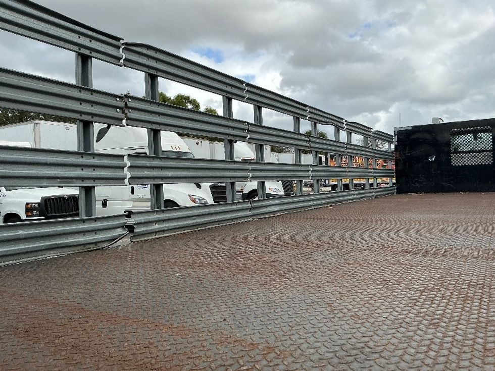 Flatbed Truck-Light and Medium Duty Trucks-Freightliner-2019-M2-Medley-FL-80,171\n\t\tmiles-$ 57,750 - Image 11