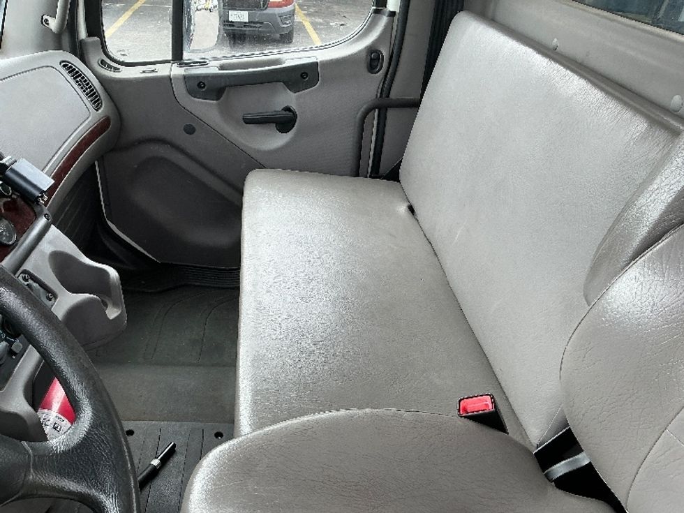 Flatbed Truck-Light and Medium Duty Trucks-Freightliner-2019-M2-Medley-FL-80,171\n\t\tmiles-$ 57,750 - Image 18