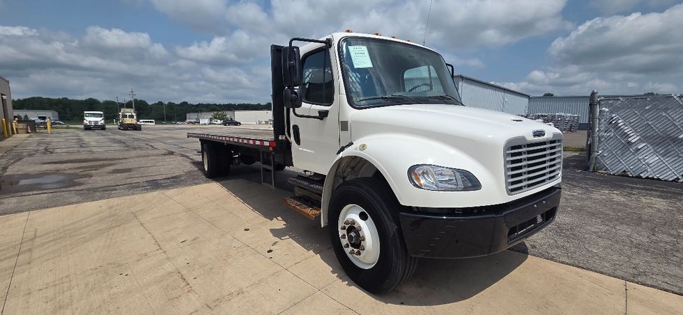 Flatbed Truck-Light and Medium Duty Trucks-Freightliner-2019-M2-Middlefield-OH-30,340\n\t\tmiles-$ 47,000 - Image 1