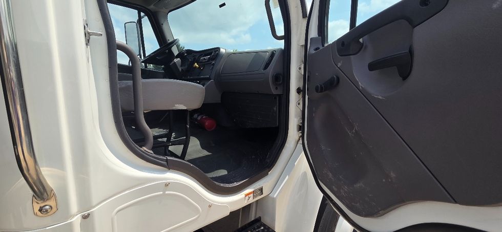 Flatbed Truck-Light and Medium Duty Trucks-Freightliner-2019-M2-Middlefield-OH-30,340\n\t\tmiles-$ 47,000 - Image 15