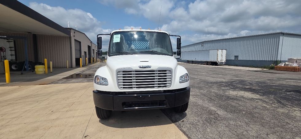 Flatbed Truck-Light and Medium Duty Trucks-Freightliner-2019-M2-Middlefield-OH-30,340\n\t\tmiles-$ 47,000 - Image 2