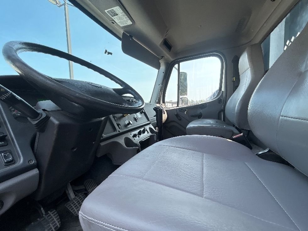 Flatbed Truck-Light and Medium Duty Trucks-Freightliner-2019-M2-Middlefield-OH-316,638\n\t\tmiles-$ 40,750 - Image 12