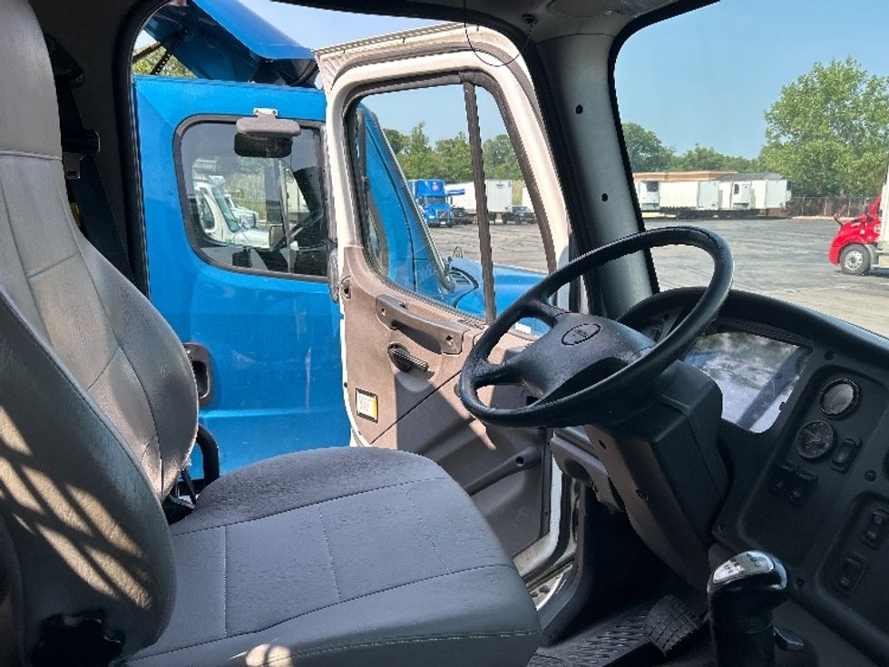Flatbed Truck-Light and Medium Duty Trucks-Freightliner-2019-M2-Middlefield-OH-316,638\n\t\tmiles-$ 40,750 - Image 17