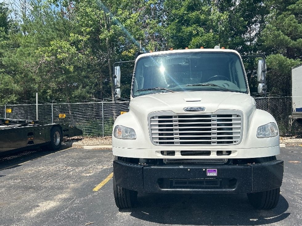 Flatbed Truck-Light and Medium Duty Trucks-Freightliner-2019-M2-Middlefield-OH-316,638\n\t\tmiles-$ 40,750 - Image 2