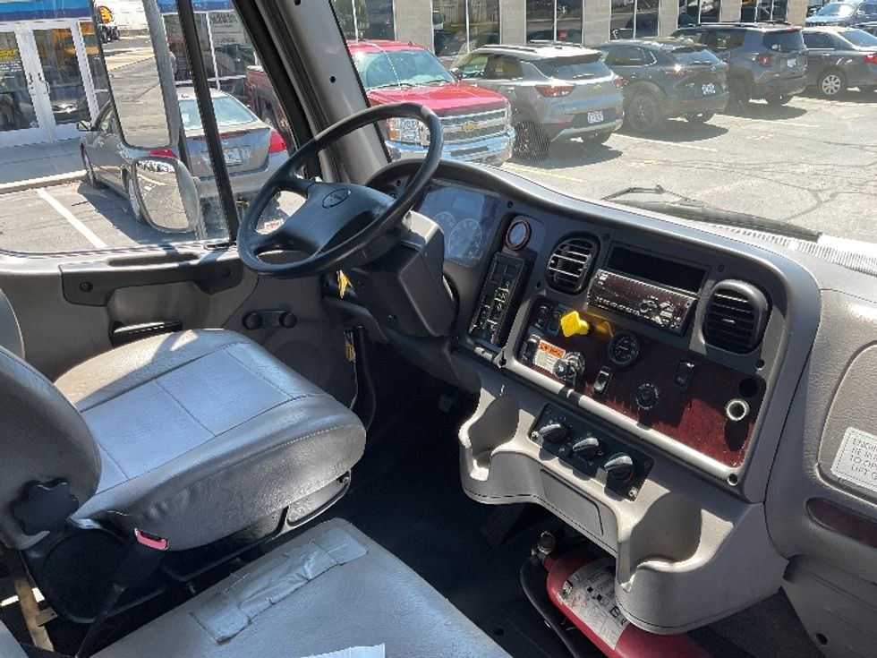 Flatbed Truck-Light and Medium Duty Trucks-Freightliner-2019-M2-Milwaukee-WI-234,336\n\t\tmiles-$ 39,500 - Image 22