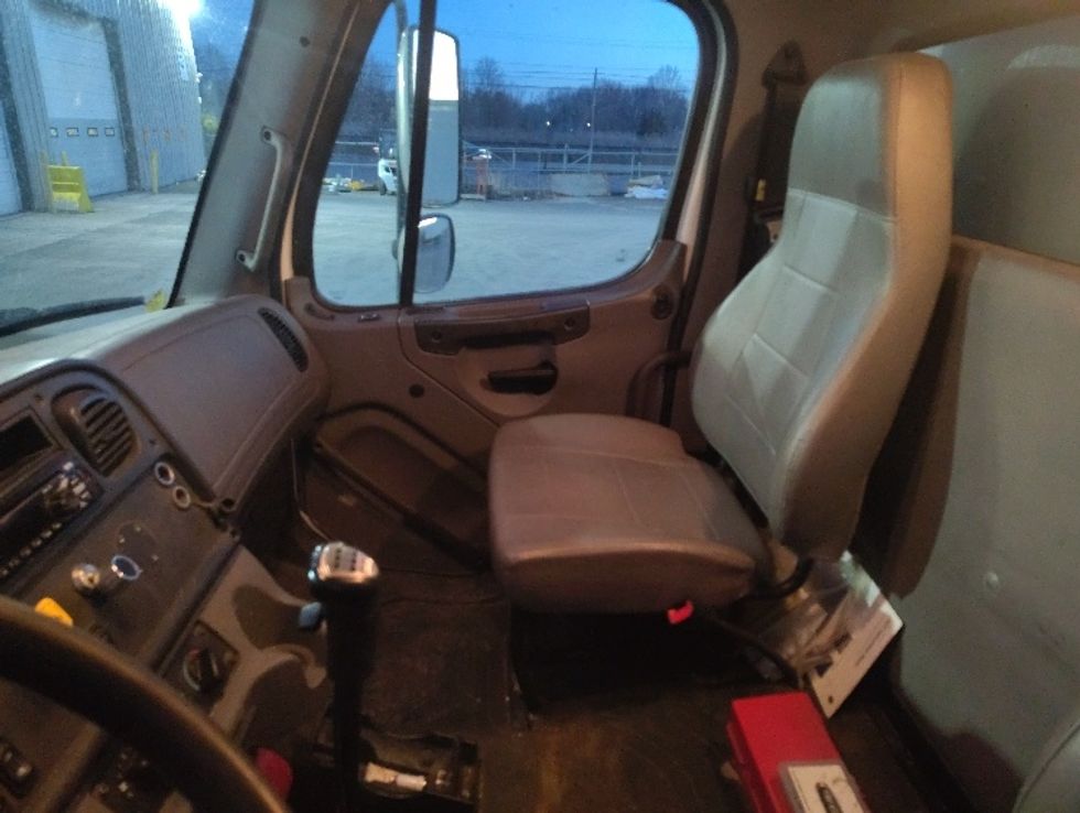 Flatbed Truck-Light and Medium Duty Trucks-Freightliner-2019-M2-Minoa-NY-289,849\n\t\tmiles-$ 46,000 - Image 18