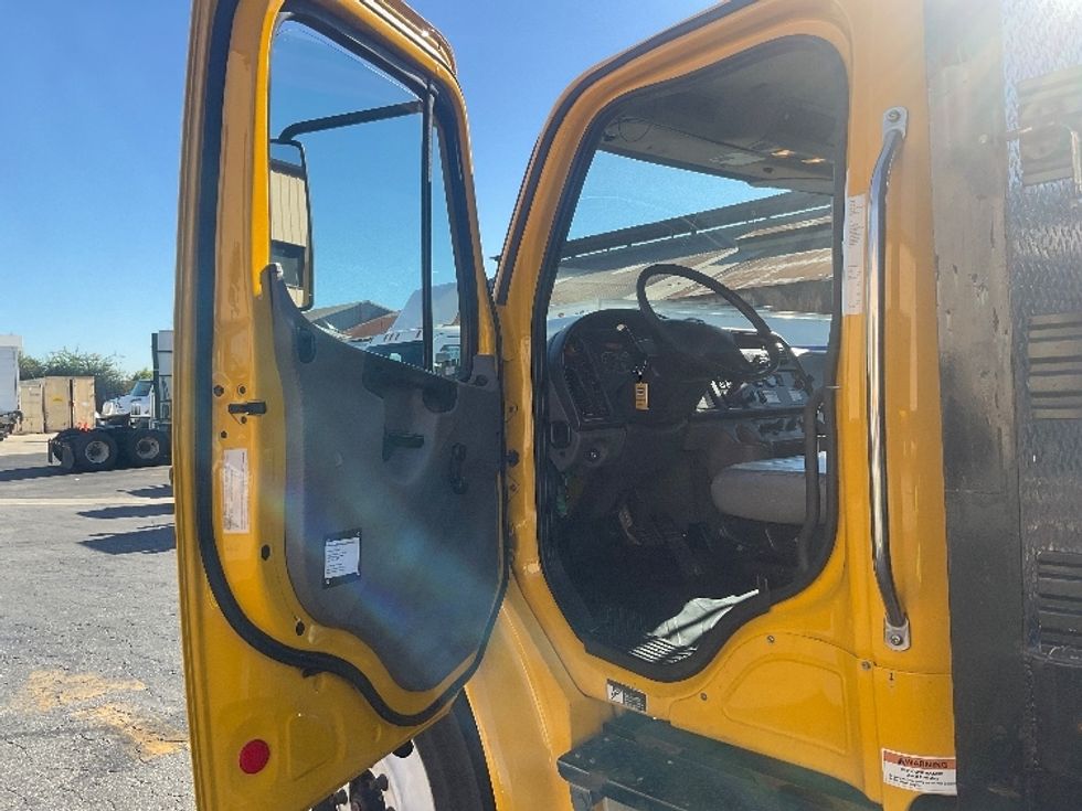 Flatbed Truck-Light and Medium Duty Trucks-Freightliner-2019-M2-Montebello-CA-129,096\n\t\tmiles-$ 51,250 - Image 16
