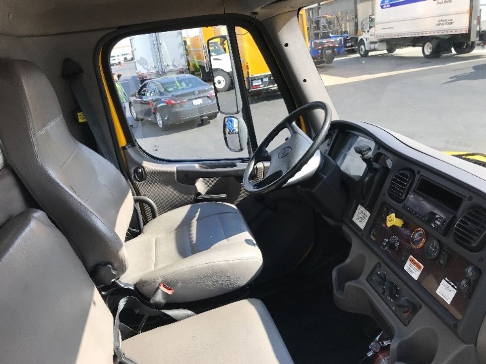 Flatbed Truck-Light and Medium Duty Trucks-Freightliner-2019-M2-Montebello-CA-130,210\n\t\tmiles-$ 58,000 - Image 22