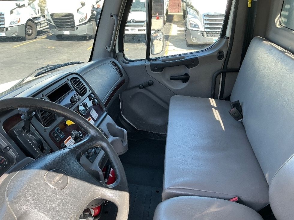 Flatbed Truck-Light and Medium Duty Trucks-Freightliner-2019-M2-Montebello-CA-166,930\n\t\tmiles-$ 52,250 - Image 17
