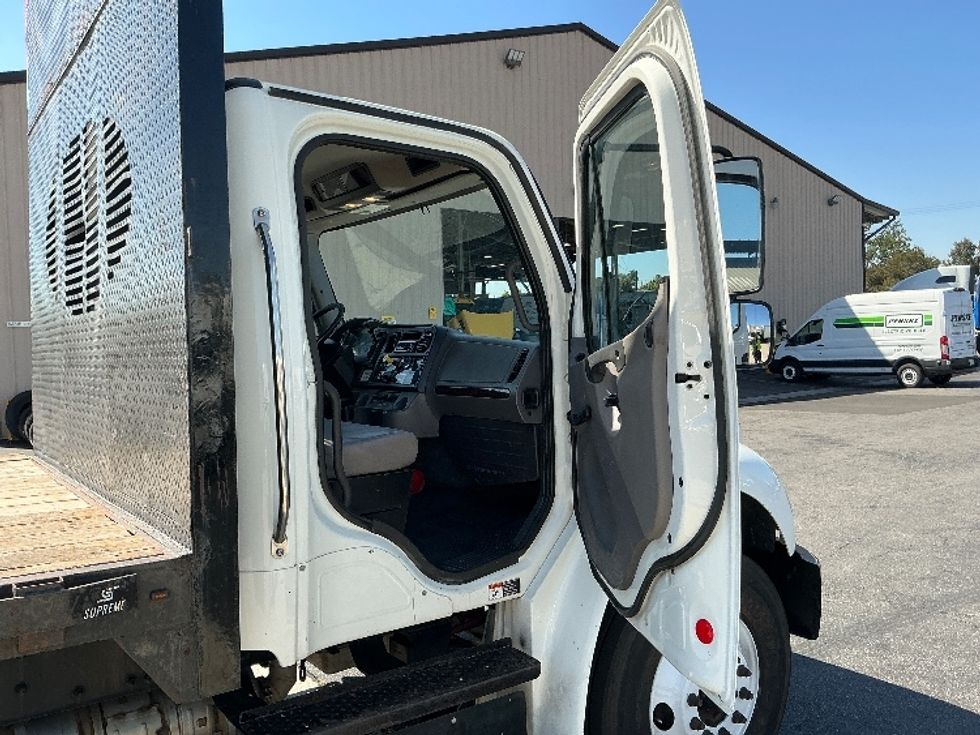 Flatbed Truck-Light and Medium Duty Trucks-Freightliner-2019-M2-Montebello-CA-166,930\n\t\tmiles-$ 52,250 - Image 18