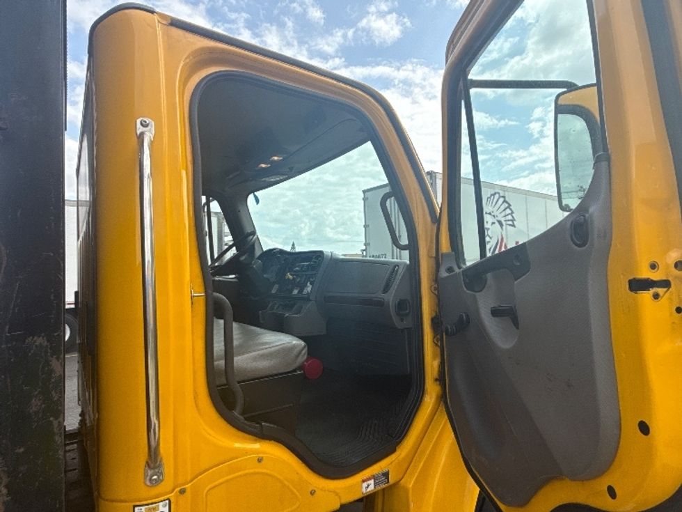 Flatbed Truck-Light and Medium Duty Trucks-Freightliner-2019-M2-Montebello-CA-203,381\n\t\tmiles-$ 43,750 - Image 18