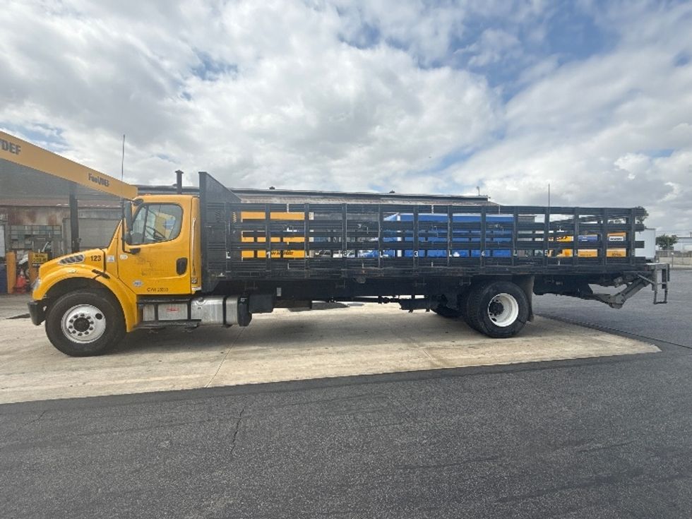 Flatbed Truck-Light and Medium Duty Trucks-Freightliner-2019-M2-Montebello-CA-203,381\n\t\tmiles-$ 43,750 - Image 4