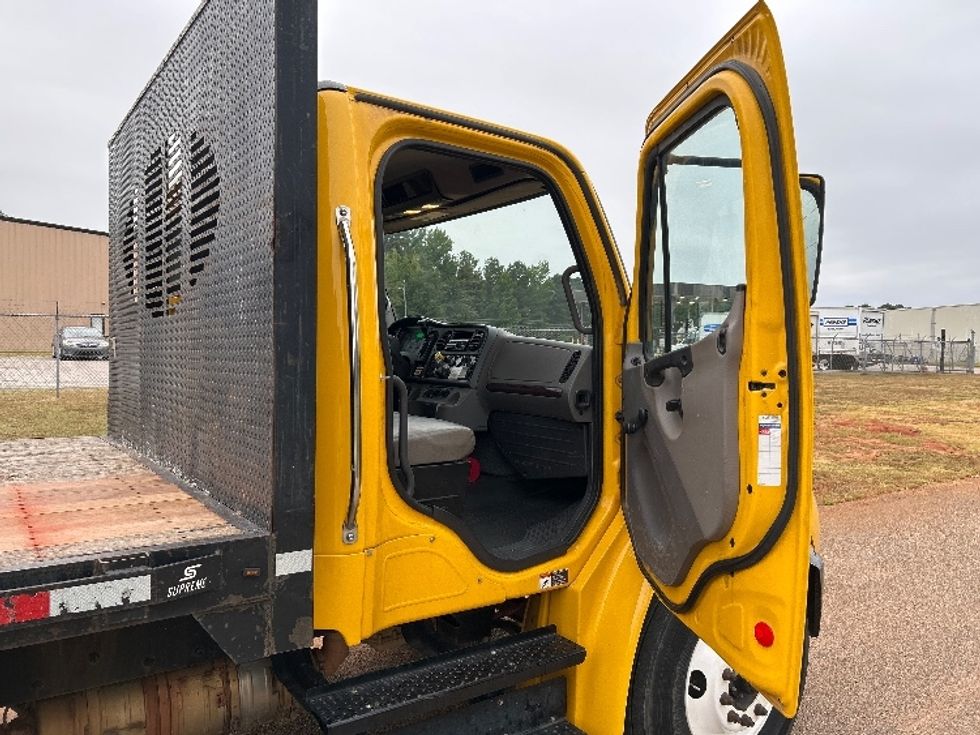 Flatbed Truck-Light and Medium Duty Trucks-Freightliner-2019-M2-Montgomery-AL-199,242\n\t\tmiles-$ 44,250 - Image 17