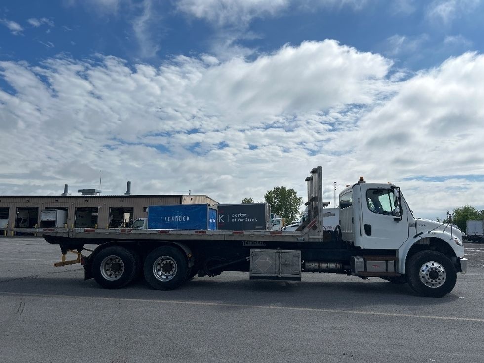 Flatbed Truck-Light and Medium Duty Trucks-Freightliner-2019-M2-Montreal-PQ-217,390\n\t\tkm-$ 86,250 - Image 13