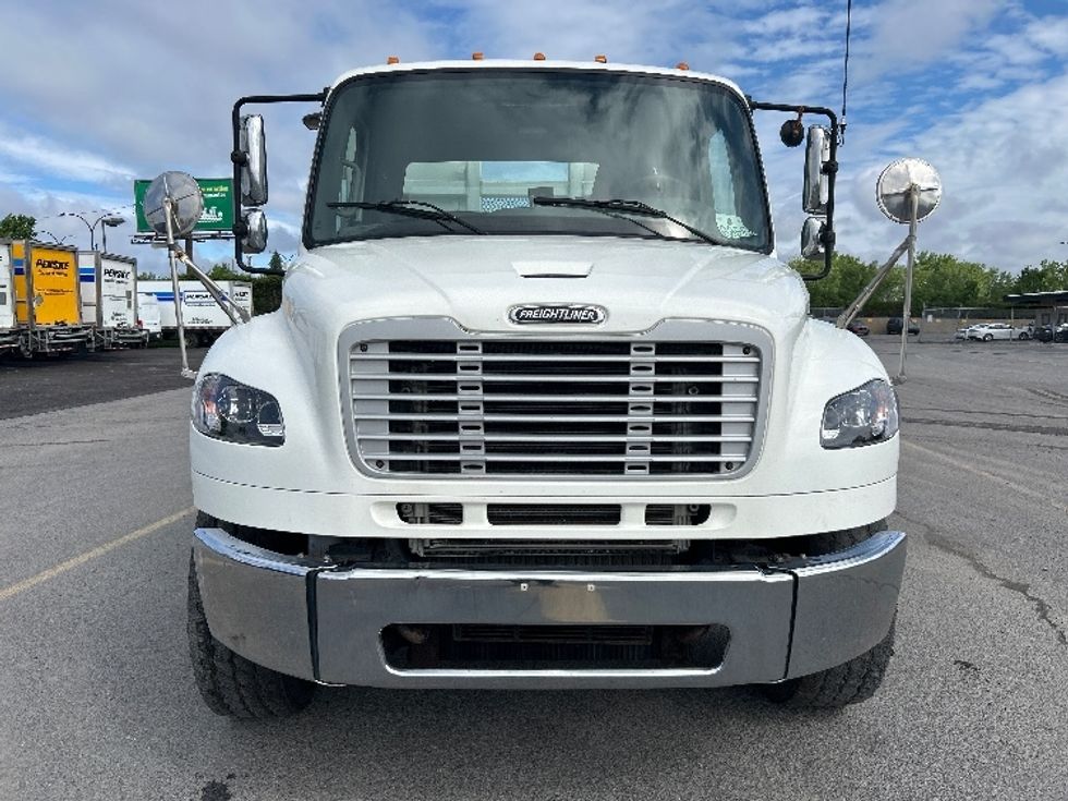 Flatbed Truck-Light and Medium Duty Trucks-Freightliner-2019-M2-Montreal-PQ-217,390\n\t\tkm-$ 86,250 - Image 2