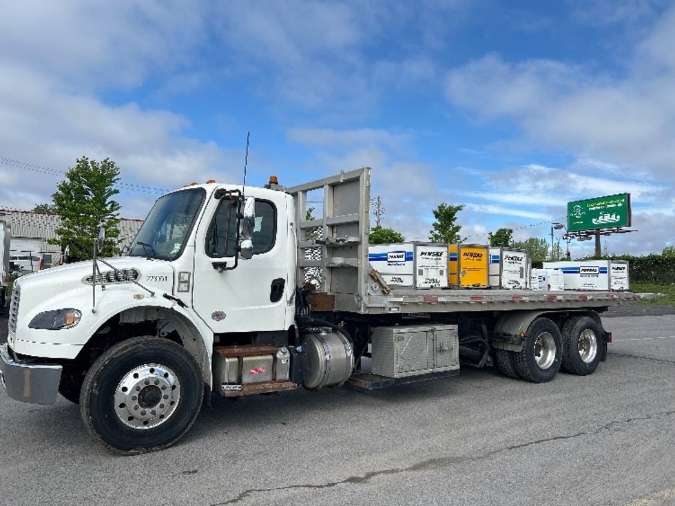 Flatbed Truck-Light and Medium Duty Trucks-Freightliner-2019-M2-Montreal-PQ-217,390\n\t\tkm-$ 86,250 - Image 3