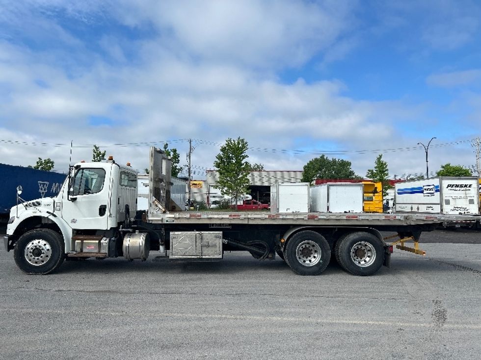 Flatbed Truck-Light and Medium Duty Trucks-Freightliner-2019-M2-Montreal-PQ-217,390\n\t\tkm-$ 86,250 - Image 4