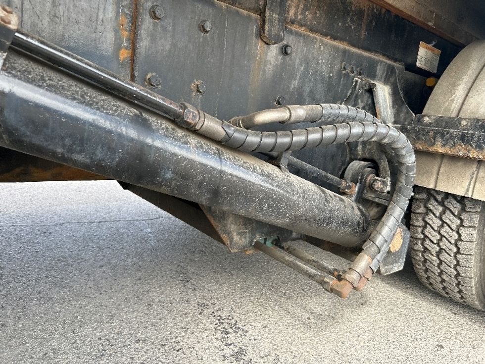 Flatbed Truck-Light and Medium Duty Trucks-Freightliner-2019-M2-Montreal-PQ-217,390\n\t\tkm-$ 86,250 - Image 5